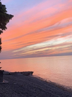 Beach - Relaxing Waterfront Home Close to Niagara Falls (Youngstown)