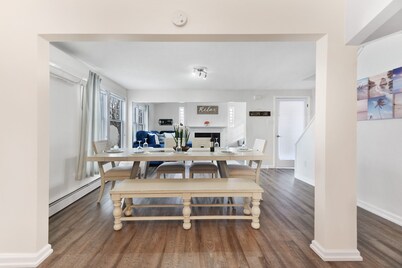 Luxurious Lakefront Home- Niagara