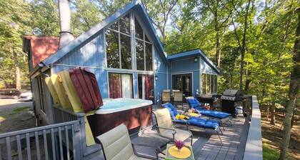 Grateful Moments Cabin in the Woods Resort, Hot tub, Fire Pit, Golf, Access pool