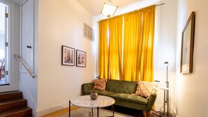 Living area - The Downtown Abbey - The Drawing Room (San Marcos)