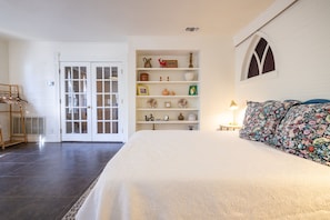 1 dormitorio, escritorio, wifi gratis y ropa de cama