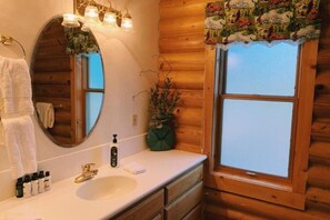 Shower, jetted bath, hair dryer, towels