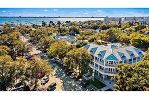 Exterior - Gulfport Beach Coastal Cottage -St Pete Beach (Gulfport)