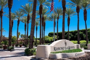 Property grounds - Rancho La Quinta community with amazing pool (La Quinta)