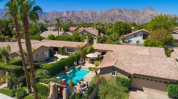 Exterior - Rancho La Quinta community with amazing pool (La Quinta)