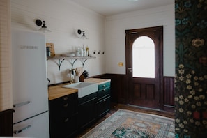 Frigorifero, microonde, macchina per tè/caffè