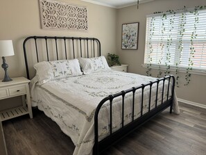 2 bedrooms, desk, iron/ironing board, free WiFi