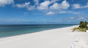 On the beach - Studio by the Sea | Beach, Pool & Sunset Vibes (Longboat Key)