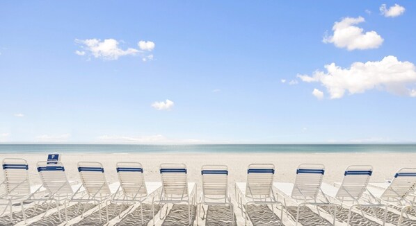 On the beach - Salty Air & Sandy Toes | Gulfside 1BR Retreat (Longboat Key)