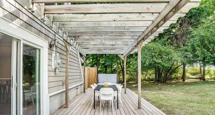 Cozy A-Frame: Hot Tub! Minutes to town & wineries