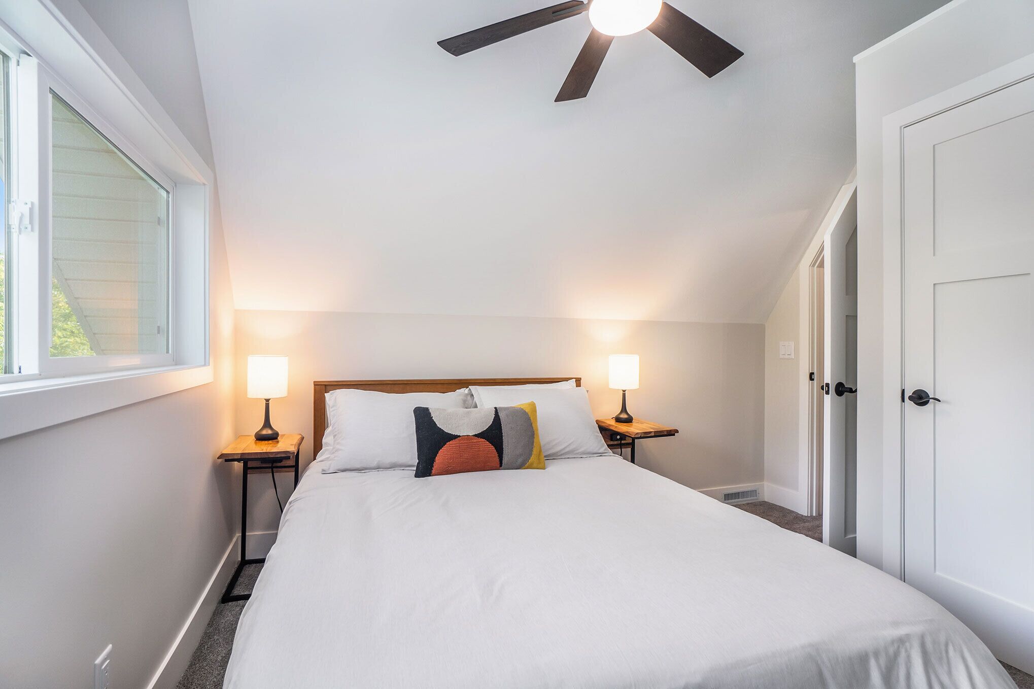 3 chambres, fer et planche à repasser, lit parapluie, Wi-Fi