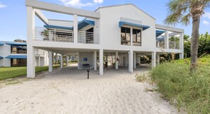 Exterior - Gulf Front 2BR Retreat | Unmatched Views & Iconic Sunsets (Longboat Key)