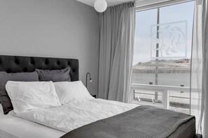 1 bedroom, travel crib, free WiFi, bed sheets