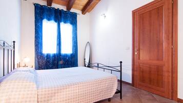Appartement | Donsdekens, een bureau, gratis wifi, beddengoed