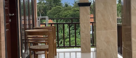 Standard Shared Dormitory | Terrace/patio