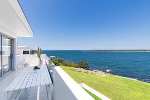 Terrace/patio - 6 bedrooms, ocean views, pool & spa (Cronulla)