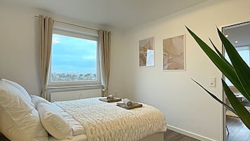 1 bedroom, desk, free WiFi, bed sheets