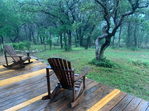 The Library - A Hill Country Cottage
