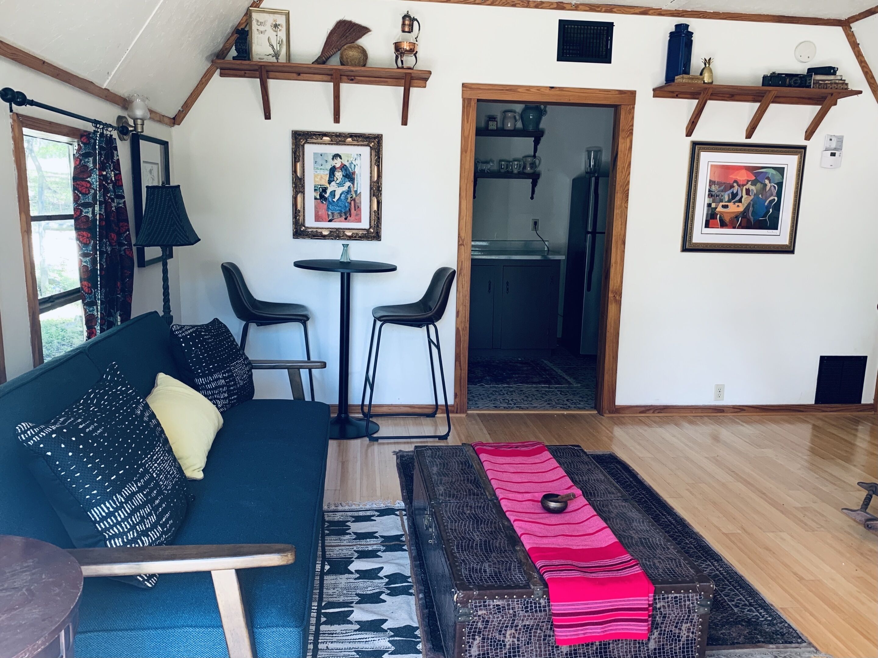 DVD-spiller, bøker og filmbibliotek