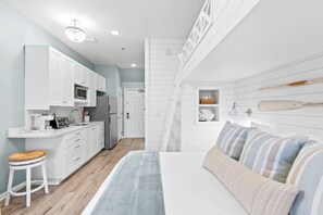 1 habitación, tabla de planchar con plancha, wifi gratis y ropa de cama 