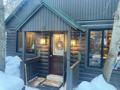 "The Hive" Off Grid Cabin close to SLC and Park City in Parleys Canyon, Peaceful