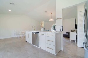 Interior - The Retreat #1 (West Palm Beach)