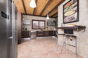 Fridge, microwave, oven, stovetop - House El Kornao, Fuerteventura  (Tuineje)