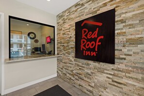 Lobby - Red Roof Inn Carson - Wilmington  (Wilmington)