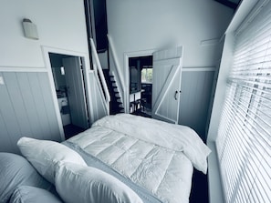 1 slaapkamer, een strijkplank/strijkijzer, reisbedje, gratis wifi