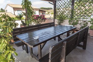 Outdoor dining - M310 - Marcelli, three-room apartment with terrace convenient to services (Marcelli)