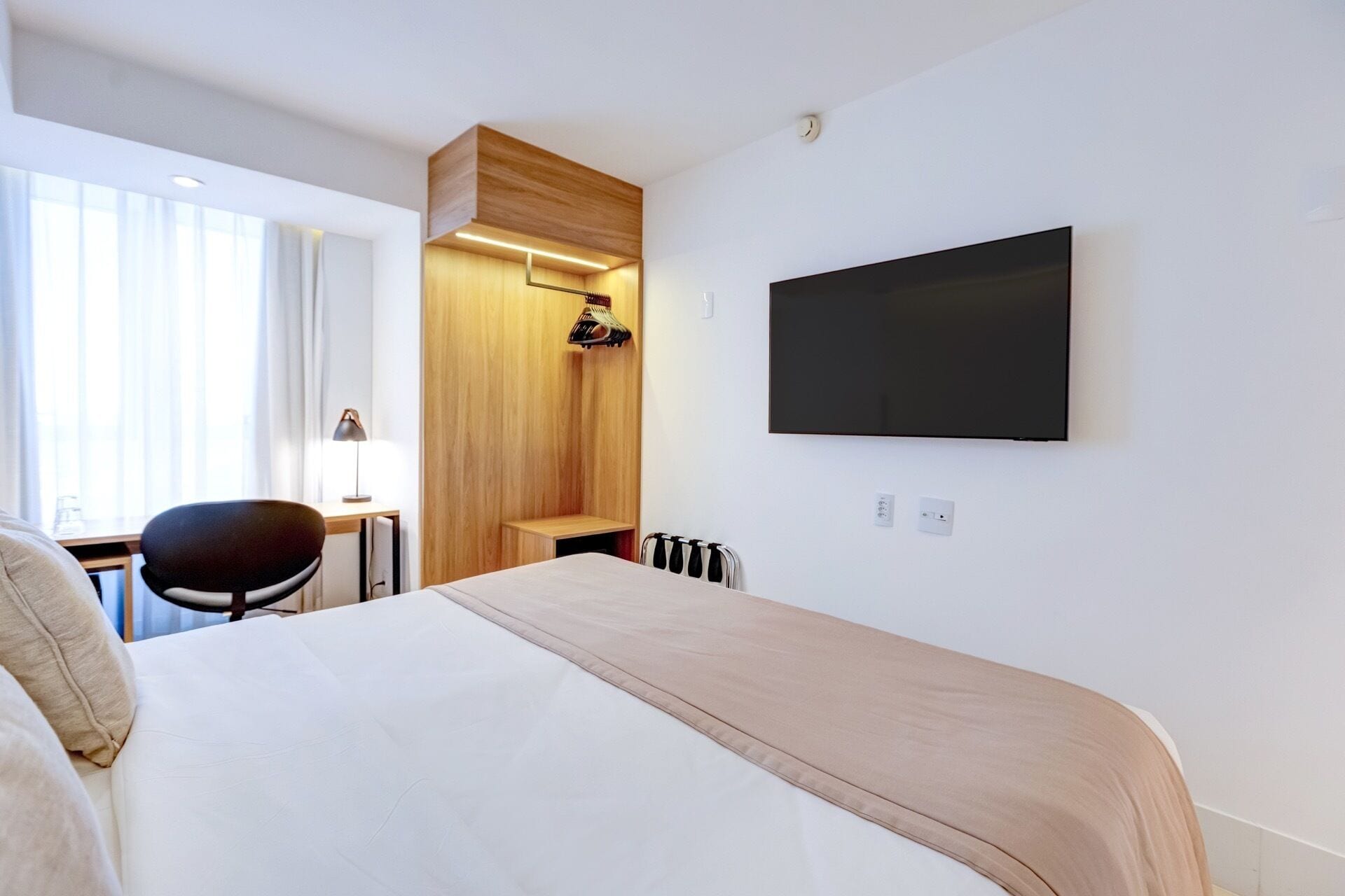 Habitación estándar, 1 cama Queen size, para no fumadores | Insonorización, wifi gratis y ropa de cama 