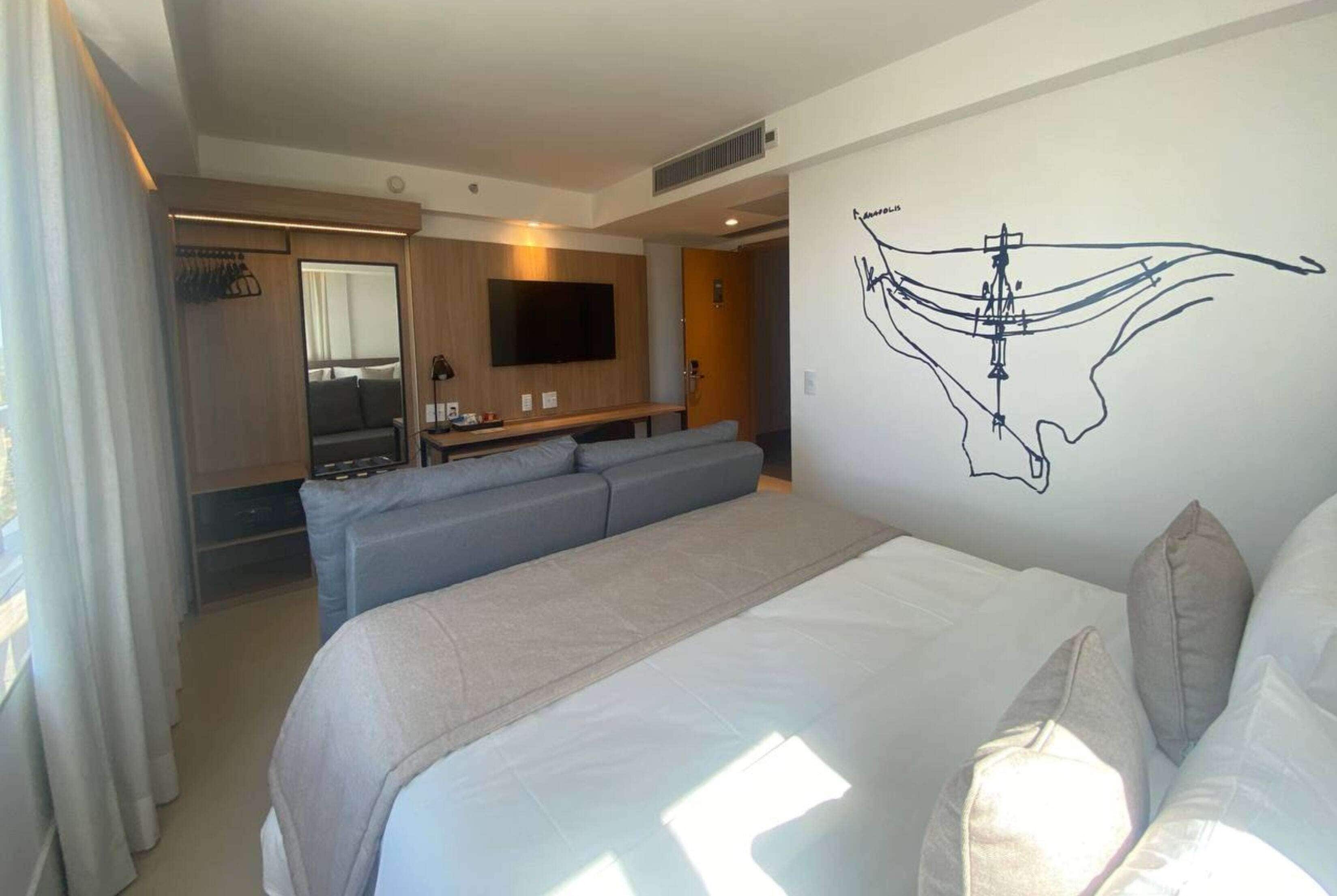 Soundproofing, free WiFi, bed sheets