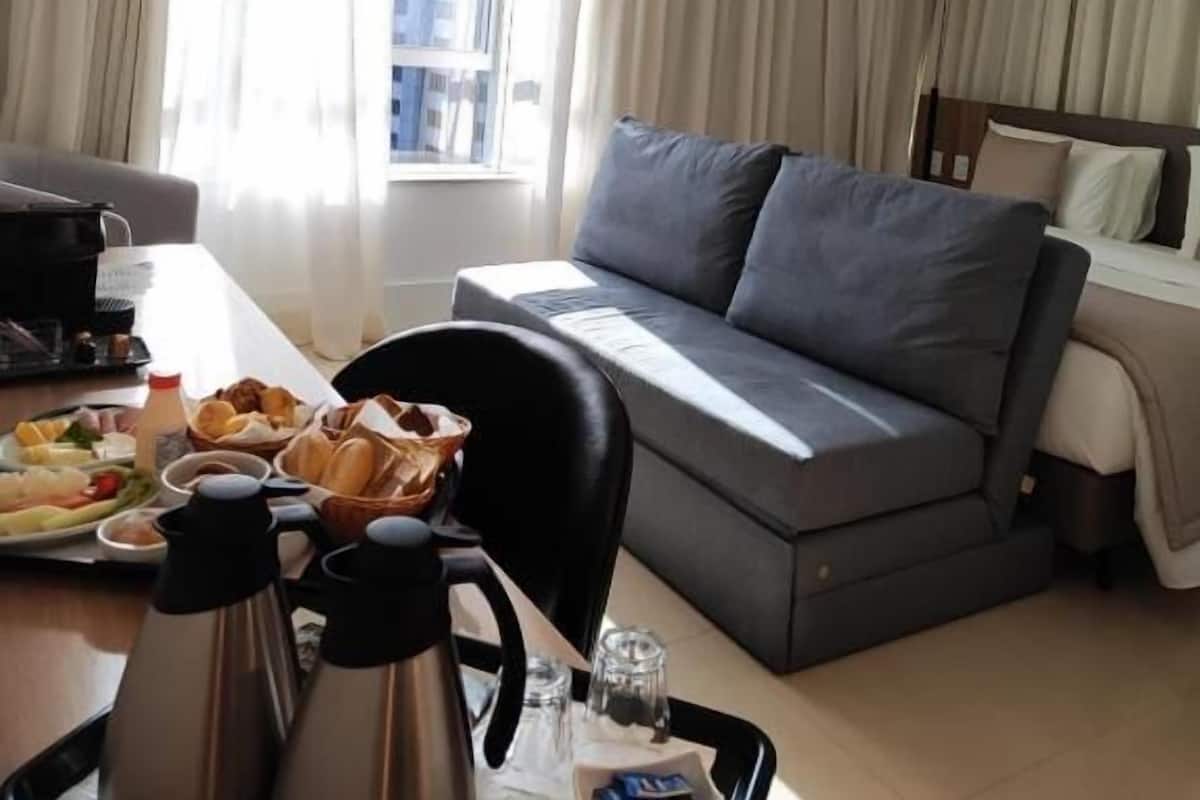 Premium-Zimmer, 1 Queen-Bett, Nichtraucher | Schallisolierte Zimmer, kostenloses WLAN, Bettwäsche