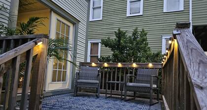 Sugar Magnolia House-Romantic Historic Home