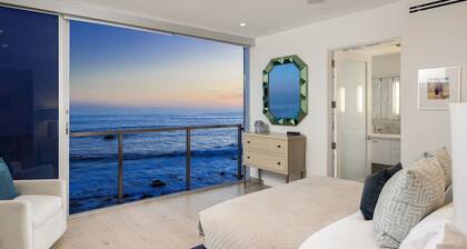 This house is a 3 bedroom(s), 2.5 bathrooms, located in Malibu, CA.
