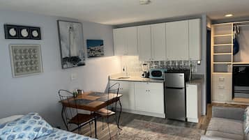 1 bedroom, travel crib, free WiFi, bed sheets