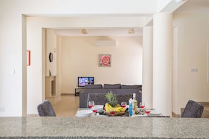 Villa, 3 Bedrooms, Private Pool, Garden View | Interior