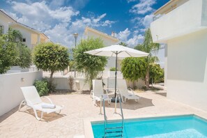 Villa, 3 Schlafzimmer, eigener Pool, Gartenblick | Pool | Außenpool
