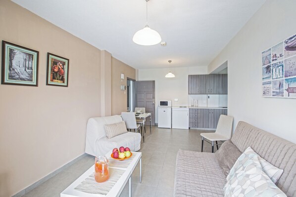 Appartement, 1 chambre, balcon, vue ville | Coin séjour