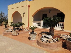 House, 3 Bedrooms, Smoking, Patio | Property grounds