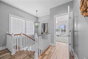 Interior - PRIVATE HOME! WALKING DISTANCE TO LITTLE LAGOON, COMMUNITY POOL! (Gulf Shores)