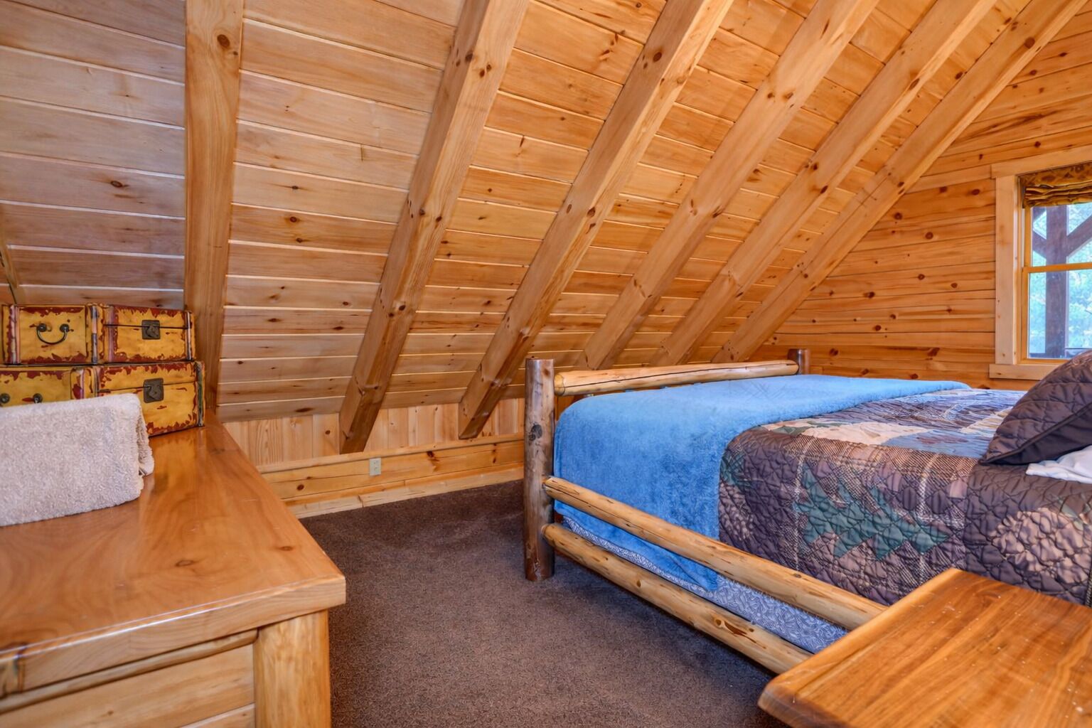 5 bedrooms, free WiFi, bed sheets