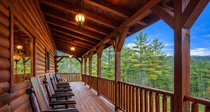Hidden Lake Lodge: Fish, Hot Tub, Wifi, Laundry, + 30 acres in Hocking Hills