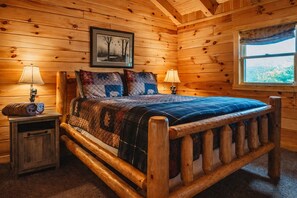 5 bedrooms, WiFi (free), bed sheets - Hidden Lake Lodge: Lake + 30 Acres Hocking Hills (Logan)
