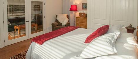 1 bedroom, desk, iron/ironing board, free WiFi