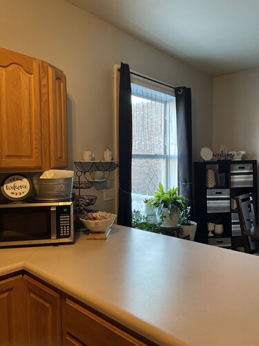 K’s Place Loft-Downtown and above a Beautiful Restaurant & Bar