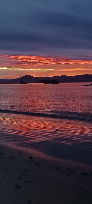 Beach - The path to the beach (Florianópolis)