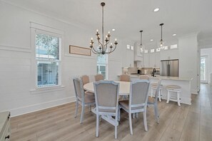 Dining - Spacious BRAND NEW Blue Mountain home/ pool + Golf Cart & Bikes. 5 mins to beach (Santa Rosa Beach)
