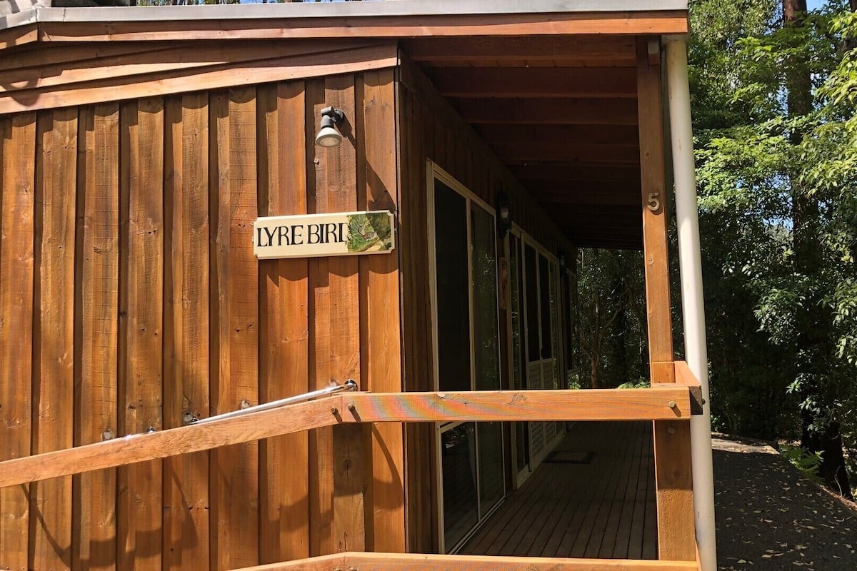 Lyrebird Cabin | 6 bedrooms, individually decorated, individually furnished, free WiFi