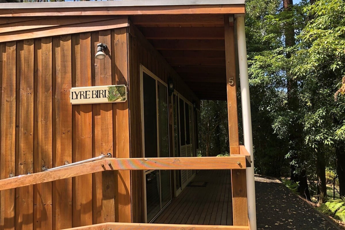 Lyrebird Cabin | 6 bedrooms, individually decorated, individually furnished, free WiFi